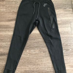Black nike jogger sweatpants